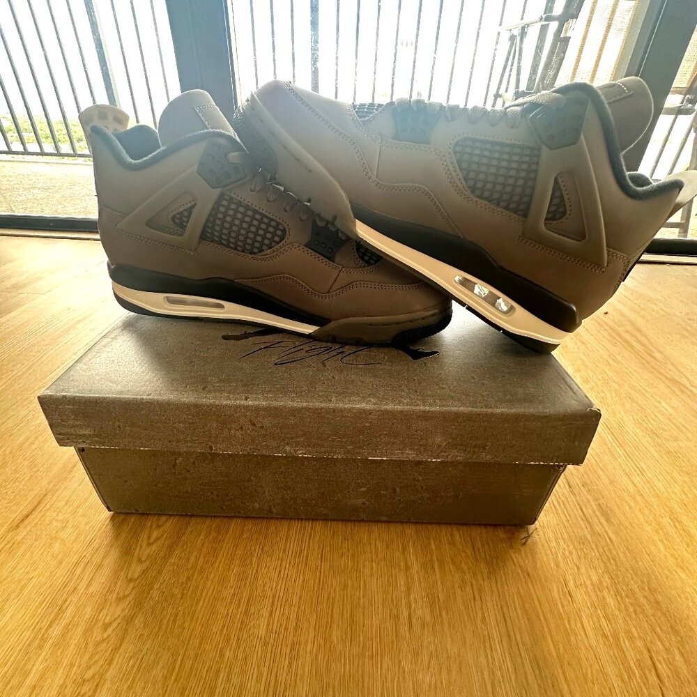 Jordan 4 Cave Stone DS Size 10 – New in Box – Authentic Nike AJ4
